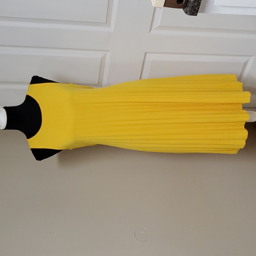 Flouncy Pleated Yellow Spring Summer Dress by Tahari New W/Tags Lined Sleeveless